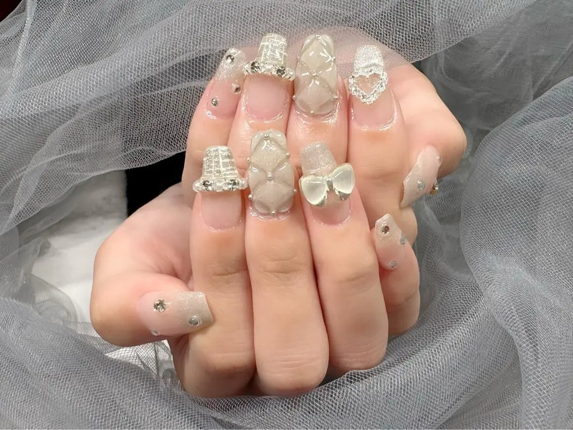 ネイル キラキラネイル マグネットネイル ツイードネイル ハンドネイル Nail Salon KURELLYのネイルデザイン