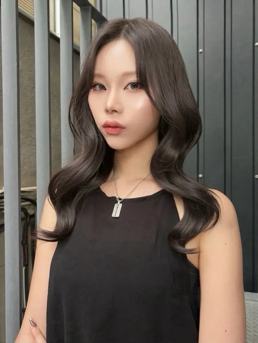 セミロング カット ヘアカラー 浦和うる艶 縮毛矯正⭐️セナ🎀のヘアスタイル