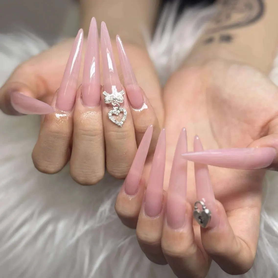 ネイル チークネイル 長さ出し フットネイル マグネットネイル 持ち込み ANH NAIL ゴテゴテ専門店💎のネイルデザイン