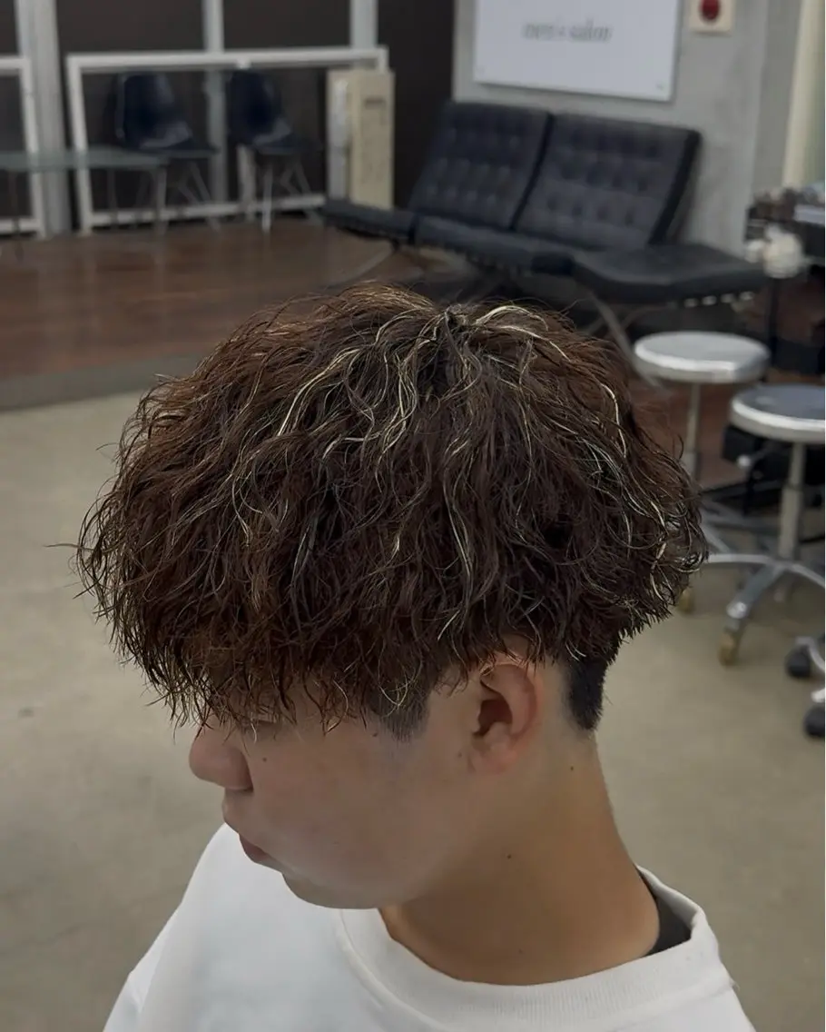 パーマ メンズ 田中 辰弥のヘアスタイル