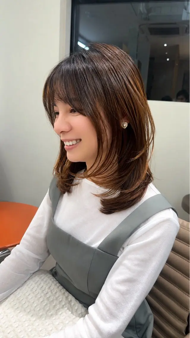 ミディアム 顔まわりレイヤー 顔周りカット レイヤーカット 小顔カット 打越 虎瑠のヘアスタイル