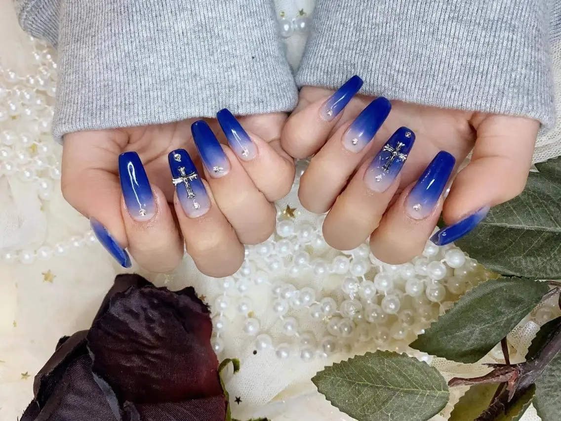 ネイル ブルー グラデーション シルバー Babarla nailのネイルデザイン