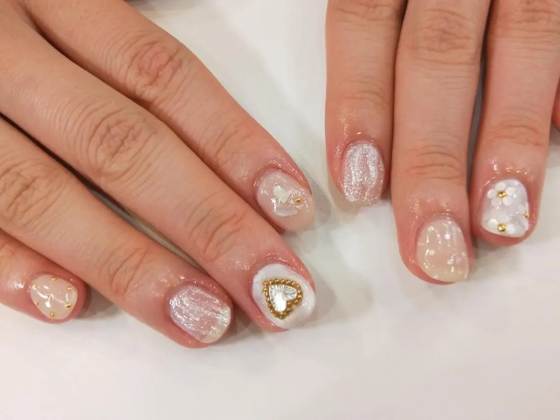 ネイル ハンドネイル ハンドケア はばすみれ🎀ﾈｲﾙ 光ﾌｪｲｼｬﾙ ﾍｱのネイルデザイン
