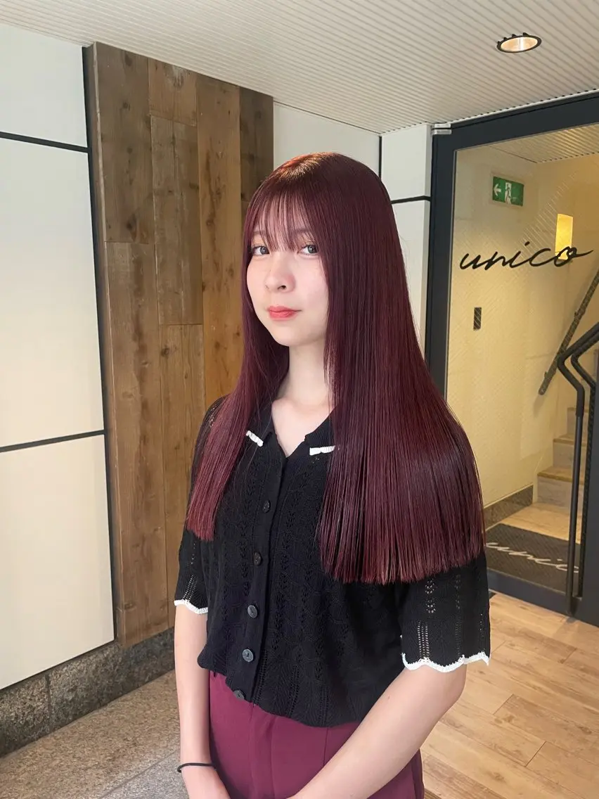 ロング カラー ブリーチ ボルドーカラー ヘアカラー 渋谷 留菜のヘアスタイル