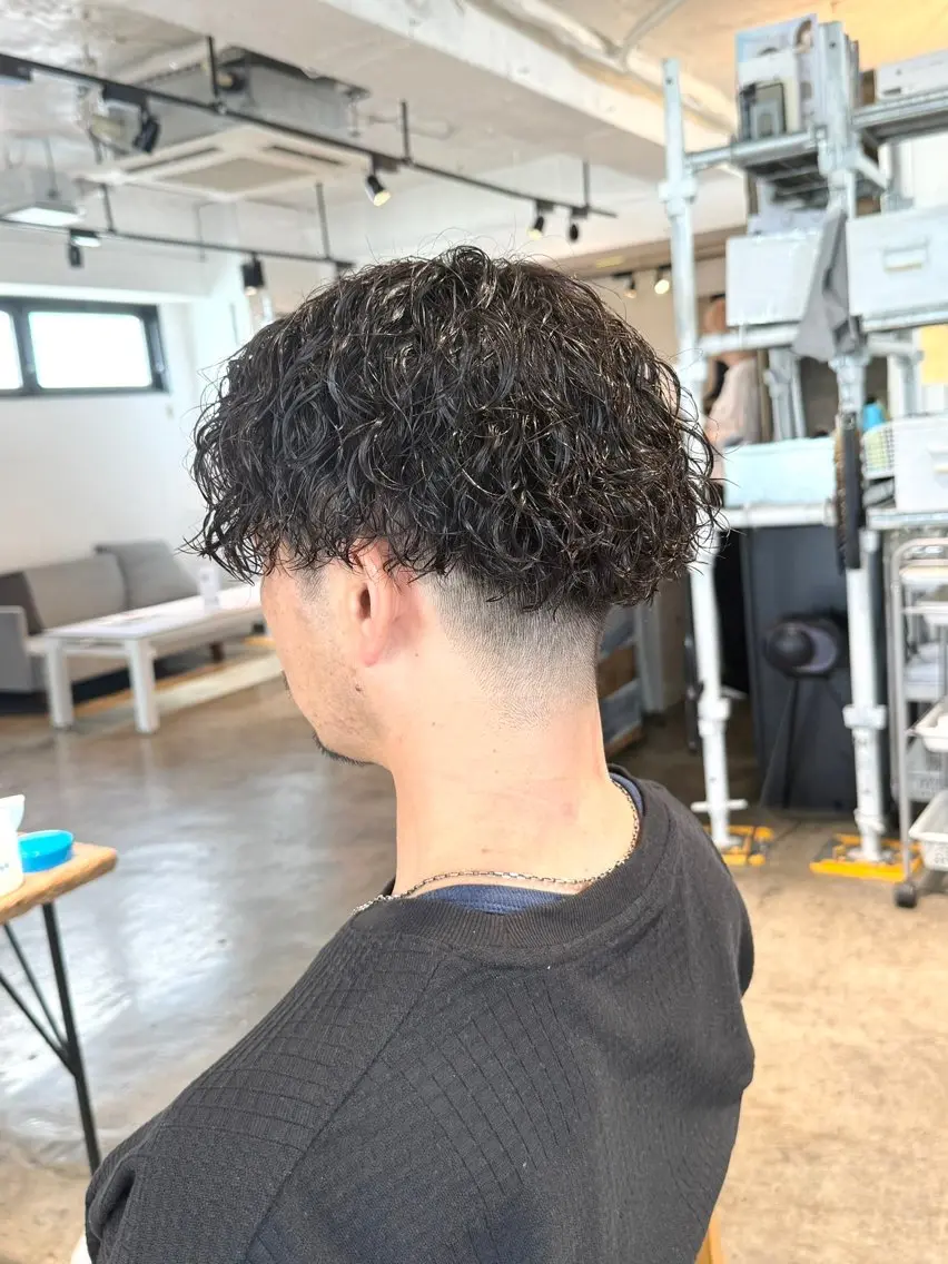 パーマ メンズ センターパート メンズパーマ カット パーマ トリートメント 骨格補正施術/メンズ 専門美容師/YUYAのヘアスタイル