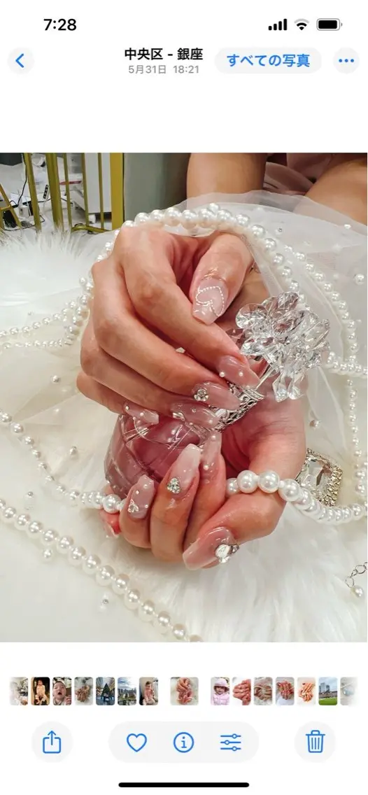 ネイル フットネイル フレンチネイル ジェルネイル ガラスフレンチ キラキラネイル Queeens nailのネイルデザイン