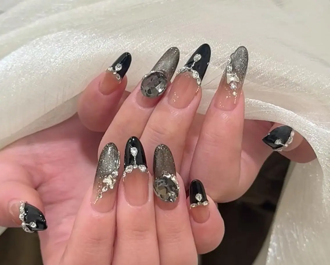 ネイル ハンドネイル 🎀 KiKi_nailのネイルデザイン
