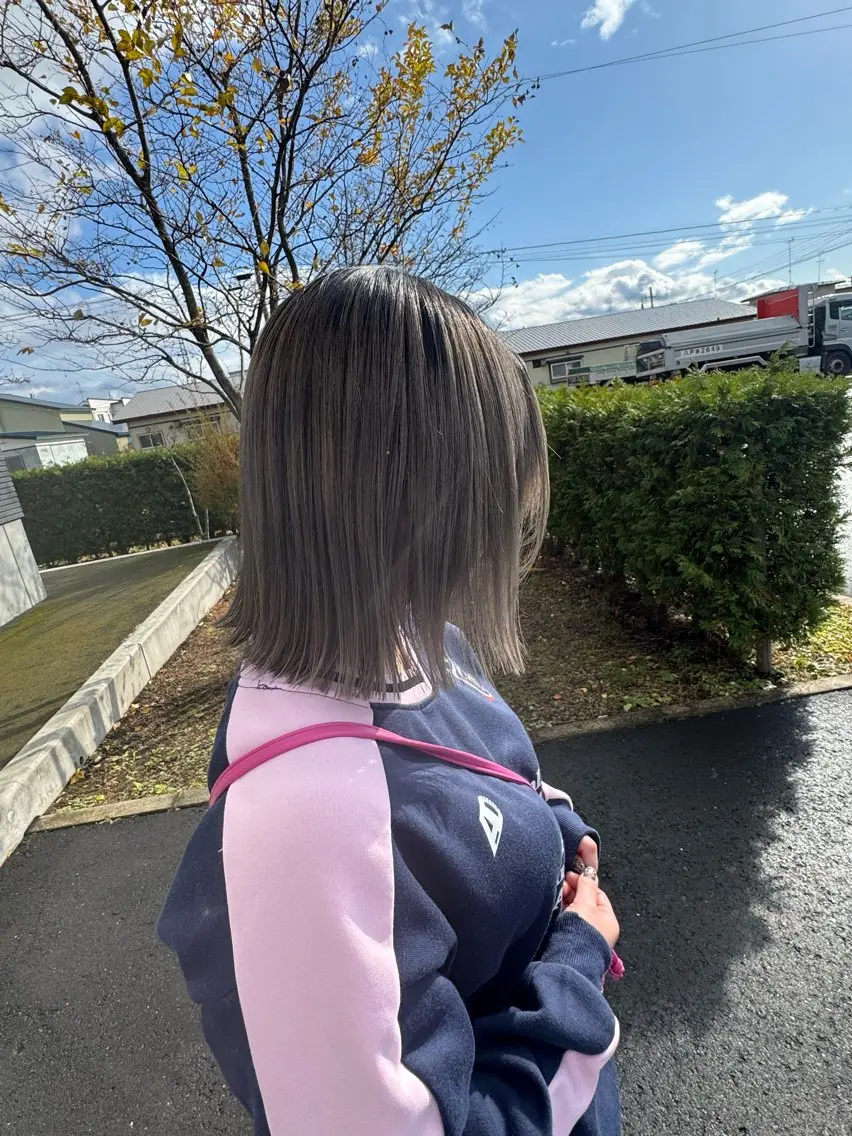 カット（ボブスタイル）、レイヤーカットの写真