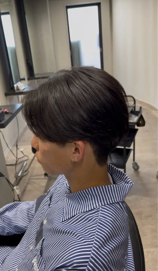 ショート センターパート特化 松本真那斗のヘアスタイル