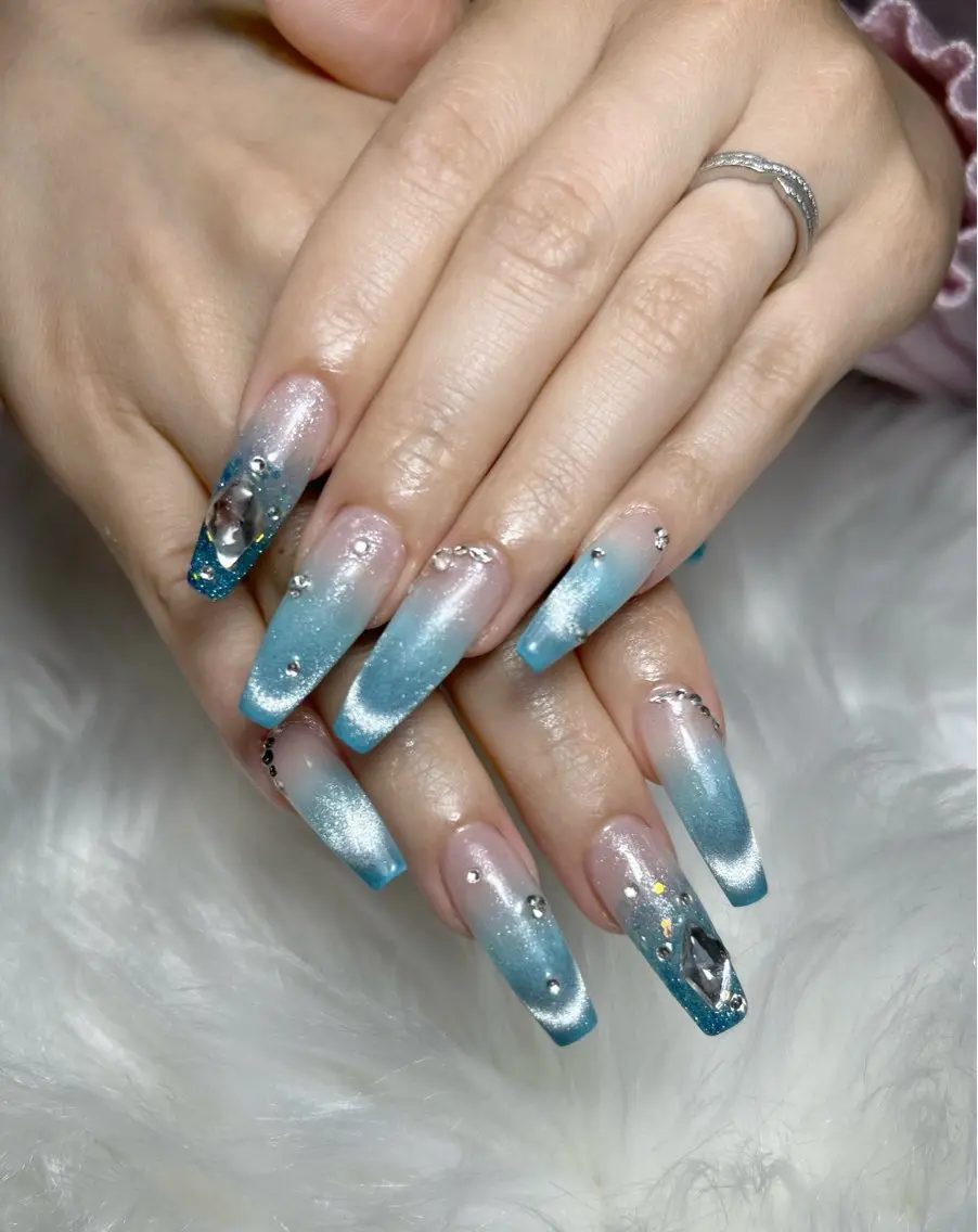ネイル アートネイル オーロラネイル チークネイル 長さ出し フットネイル Chan nailsのネイルデザイン