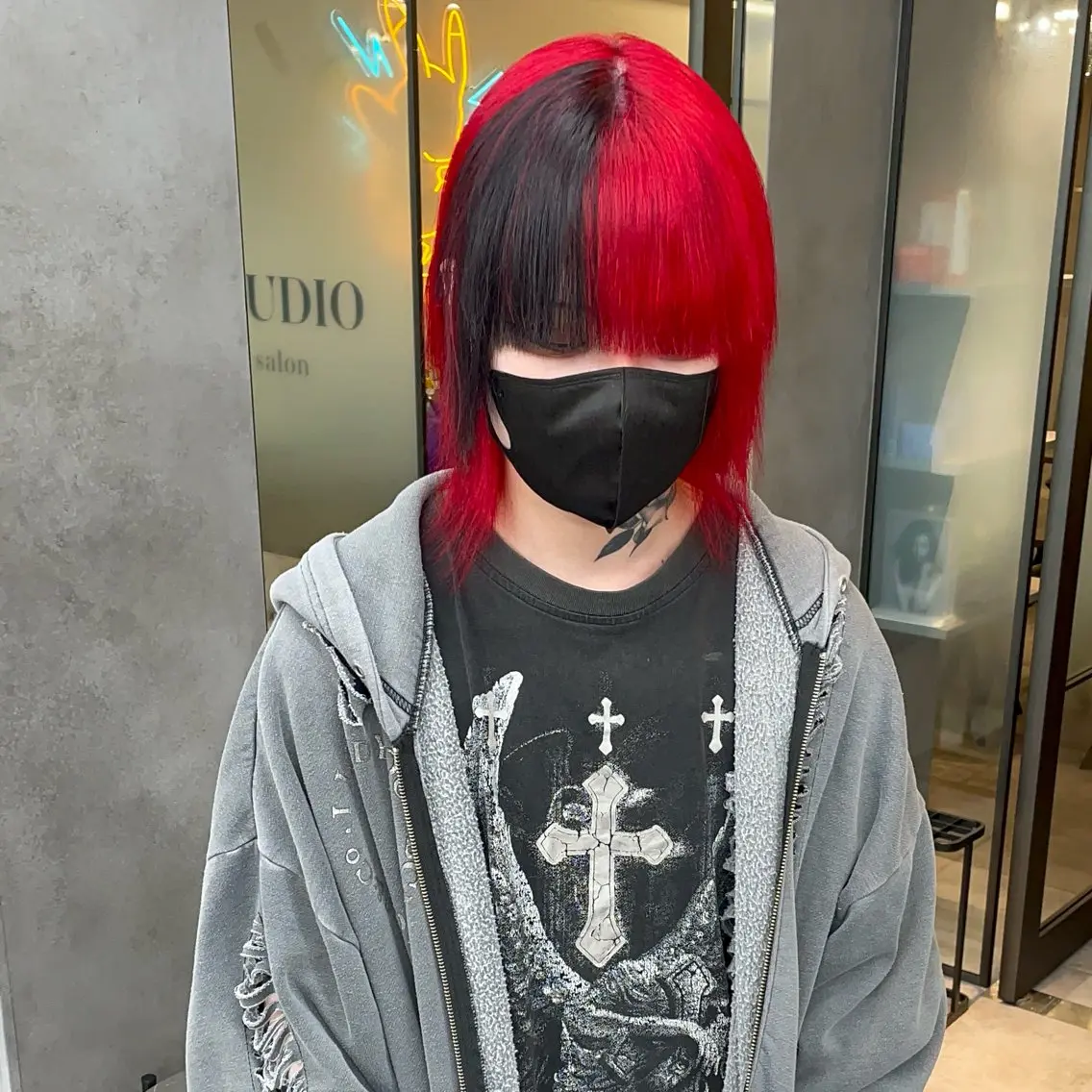ショート 派手髪支持率No1 Eisukeのヘアスタイル