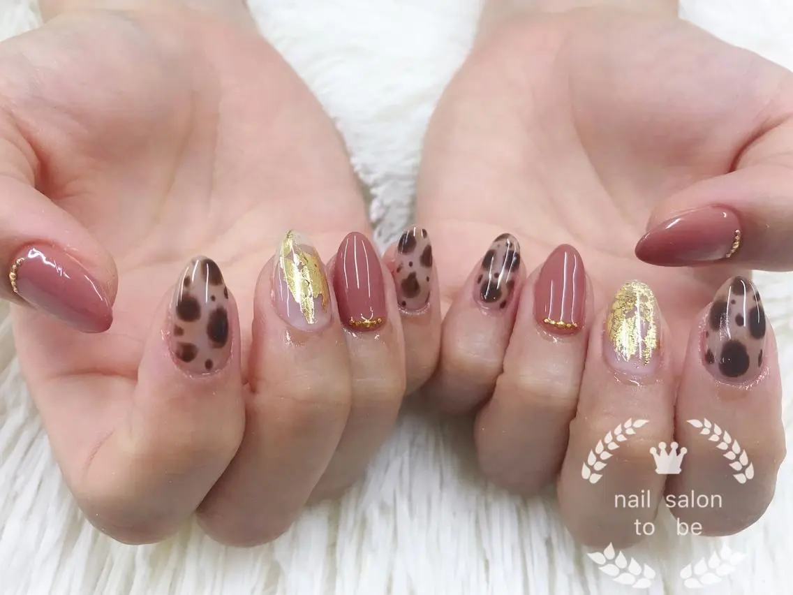 ネイル アニマル柄 冬ネイル Nail Salon To Beのネイルデザイン