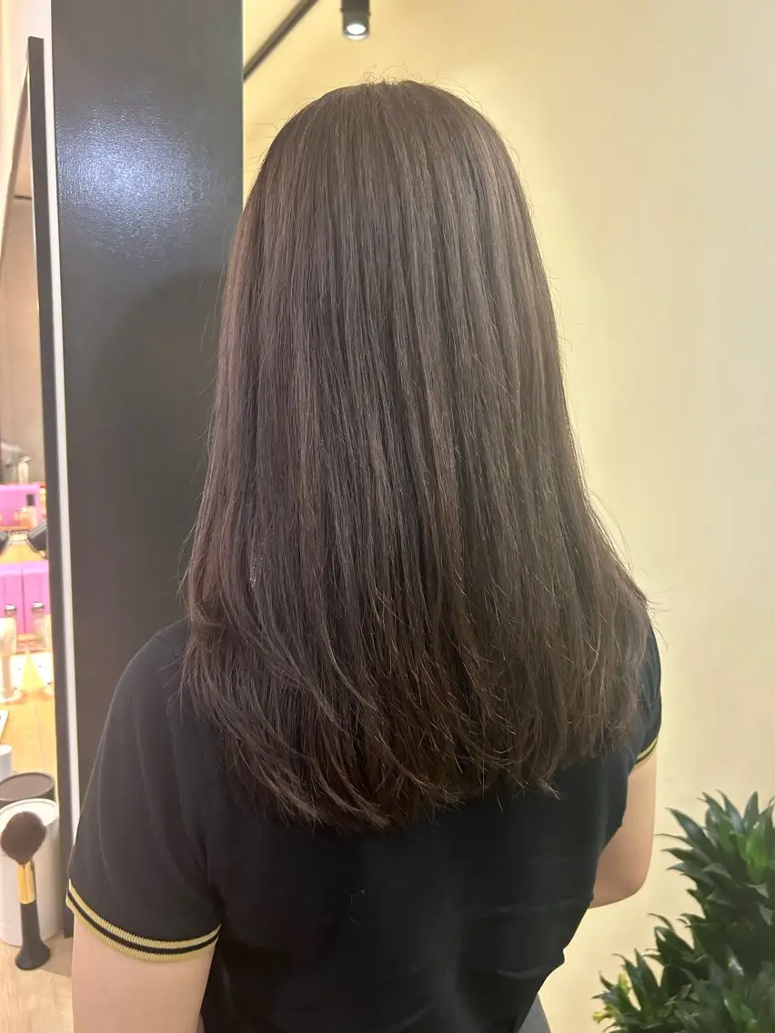 セミロング カラー ブリーチ グレージュ カット ヘアカラー トリートメント hubhair レイヤー/透明感のヘアスタイル