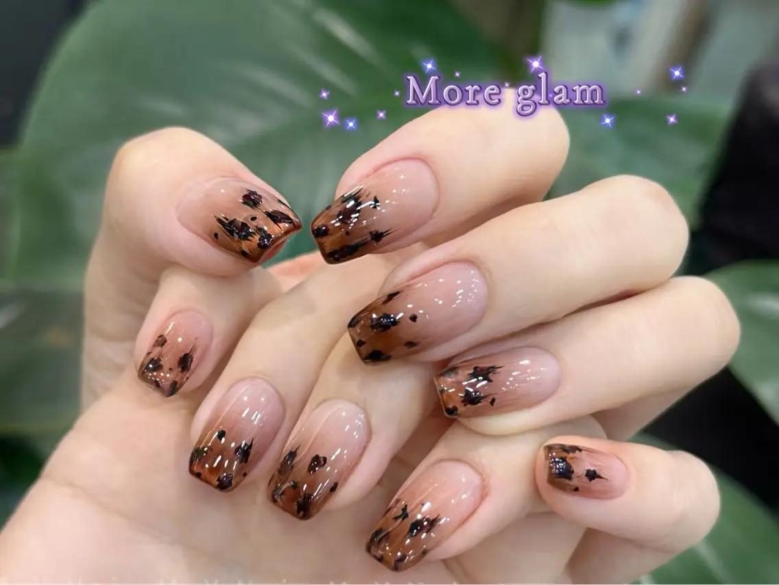 ネイル べっ甲ネイル ボルドー ブラウン ハロウィン ハンドネイル More Glam 池袋東口店のネイルデザイン