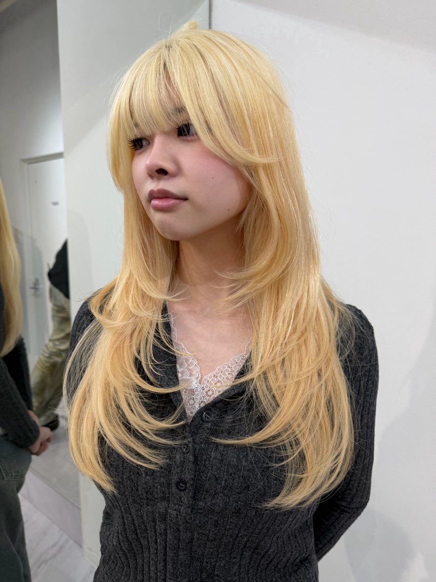 ロング カラー ベージュカラー ブリーチ ブロンド ケアブリーチ デザインカラー ヘアカラー トリートメント TATSUハイトーン ミルクティーベージュのヘアスタイル
