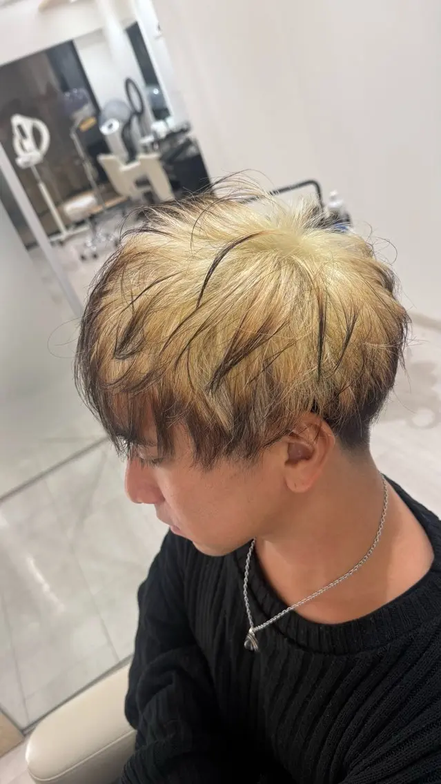 ショート カラー メンズ 黒髪 抜きっぱなしブロンド ブロンド カット ヘアカラー 🌼デザインカラー 🌼kumicoのヘアスタイル