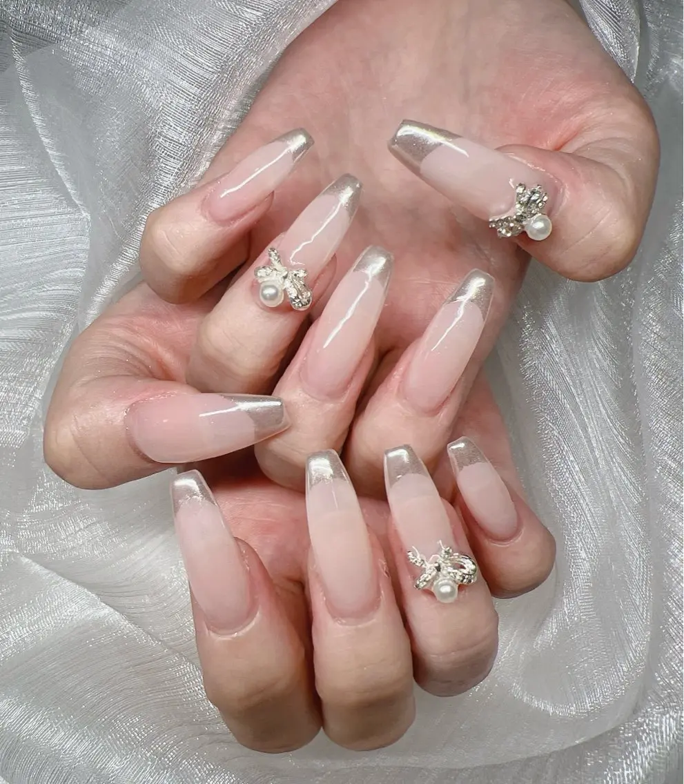 ネイル 長さ出し グラデーション キラキラネイル マグネットネイル ニュアンスネイル Lee Nails チップ長さだし専門店のネイルデザイン