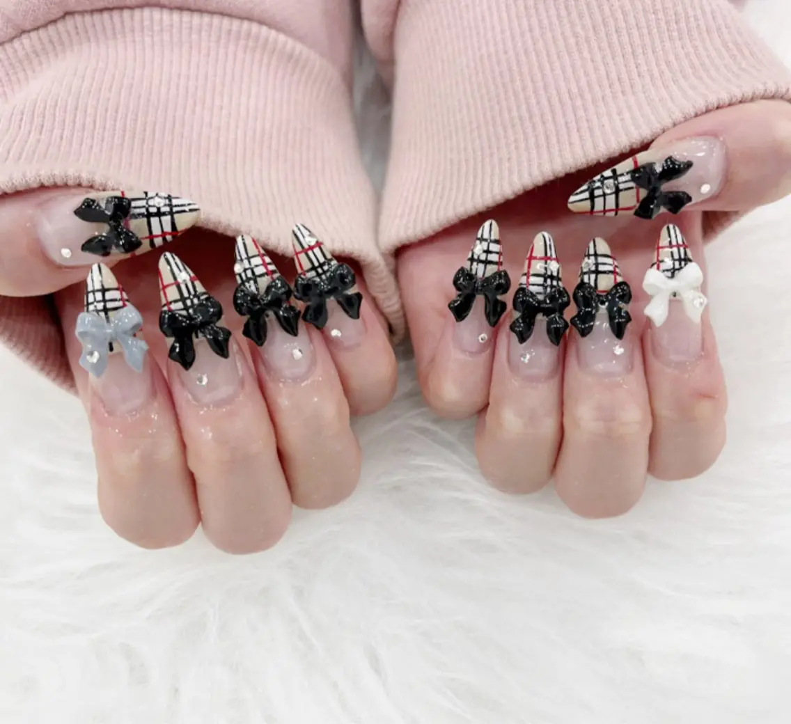 ネイル 長さ出し フットネイル ジェルネイル 韓国ネイル マグネットネイル #Amin nail salonのネイルデザイン