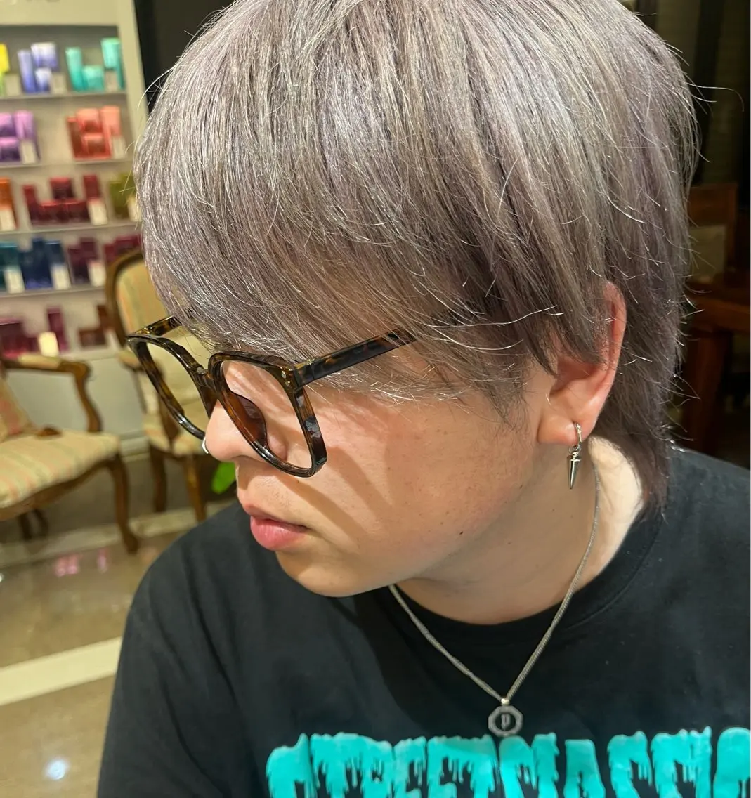 メンズ メンズブリーチ カット ヘッドスパ 森安 紫恵蘭のヘアスタイル