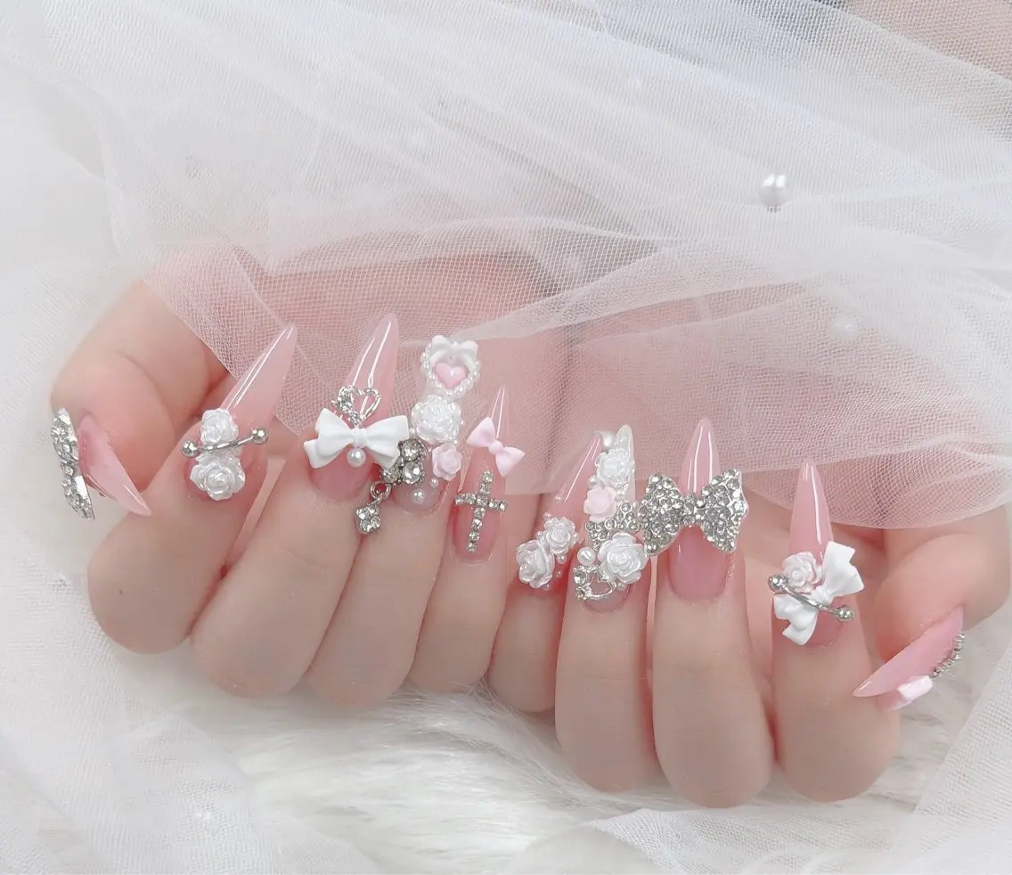 ネイル アートネイル オーロラネイル ボルドー チークネイル フレンチネイル ハンドネイル Sakura スカルプ専門店のネイルデザイン