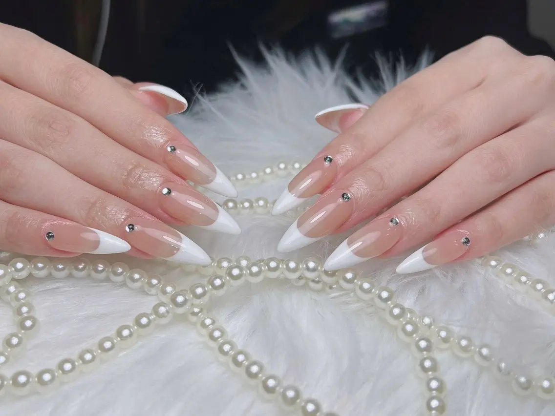 ネイル アートネイル オーロラネイル フレンチネイル ジェルネイル グラデーション ハンドネイル Sora  Nail 長さ出し専門店のネイルデザイン