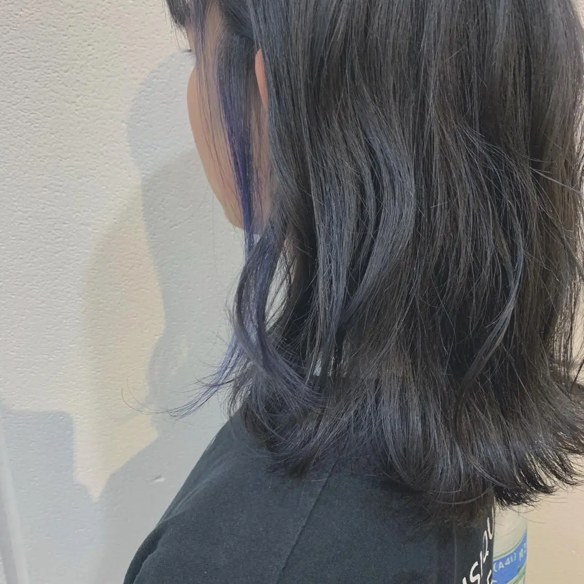 ミディアム カラー ブルーカラー ダークグレー Lolonois梅田 /Okazaki:)のヘアスタイル