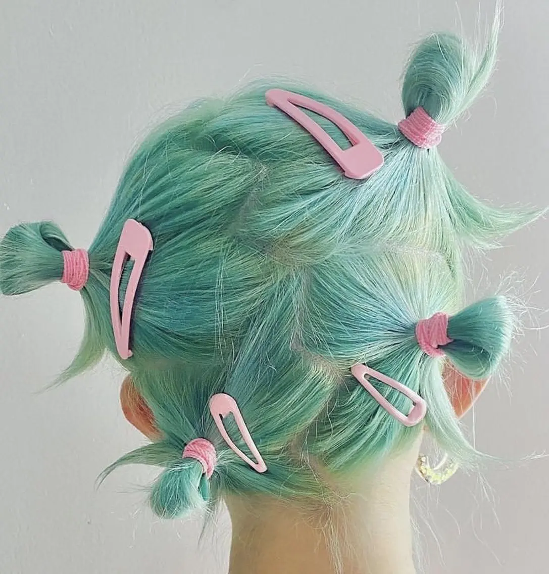 カラー ハイトーンカラー いまい ちひろのヘアスタイル