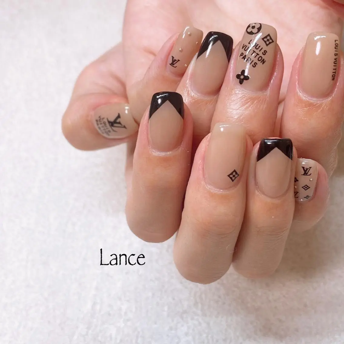 セミロング ハンドネイル Lance nailのネイルデザイン