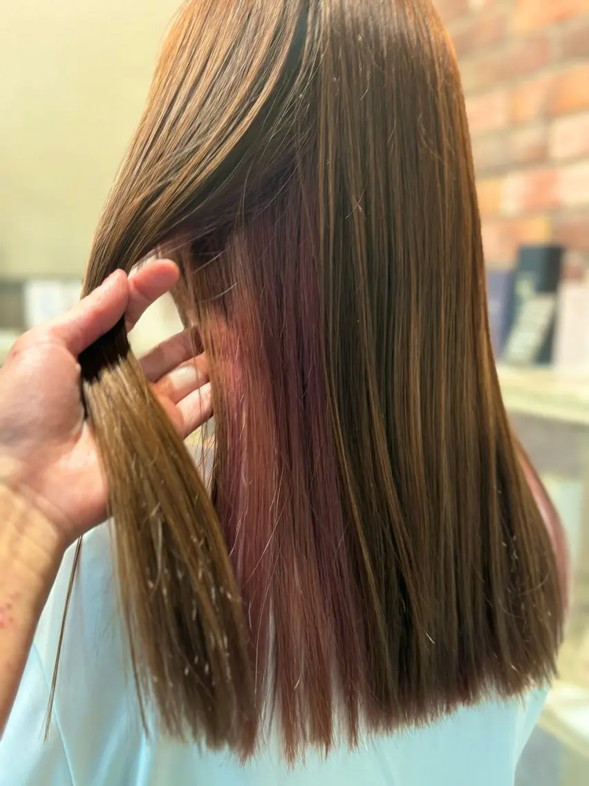 セミロング カラー ベージュカラー 透明感カラー インナーカラー ピンクカラー カット ヘアカラー 髙橋紋菜🍏 イオンモール名取2階のヘアスタイル