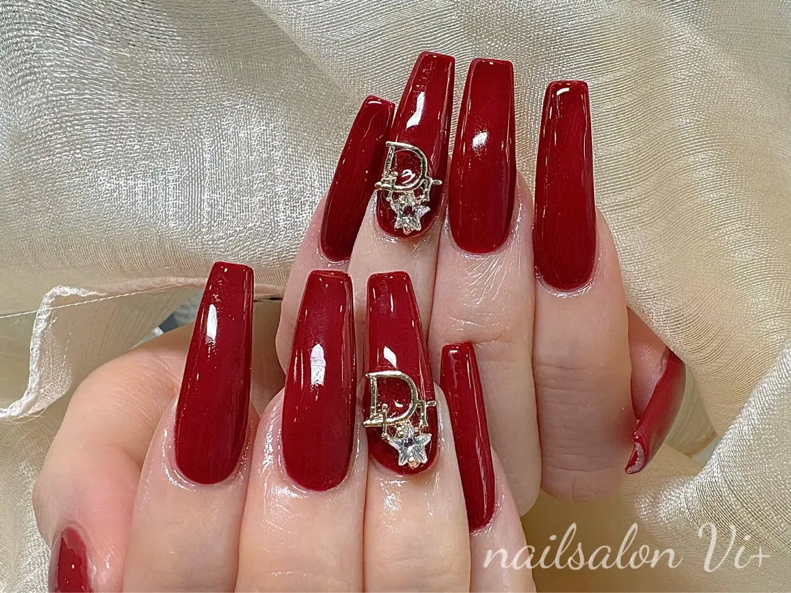 ネイル ハンドネイル フットネイル ✨Nailsalon Vi+✨のネイルデザイン