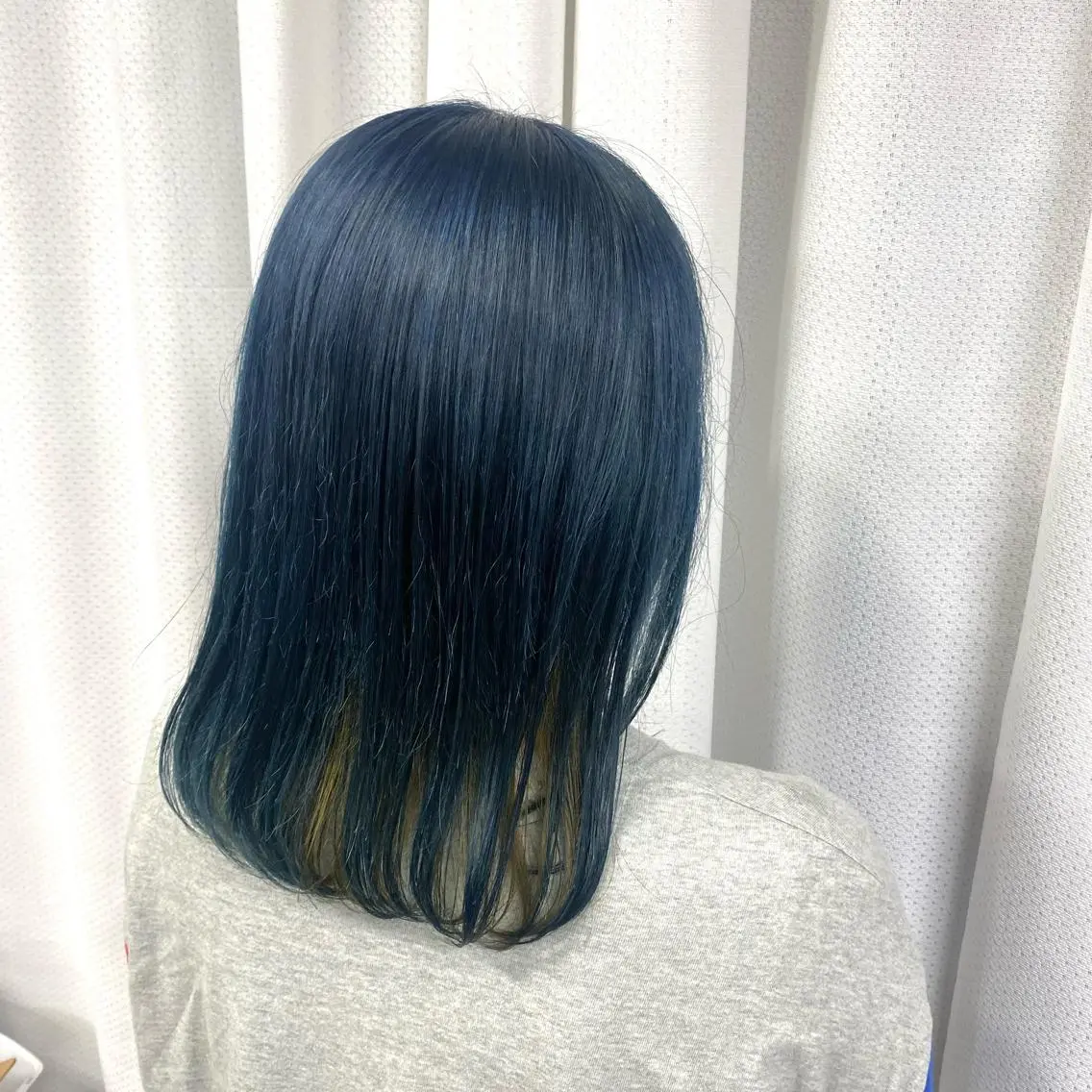 ミディアム カラー ヘアアレンジ ブリーチ ブルーカラー ネイビーカラー イエローカラー 年間1500人担当 代表 南一路のヘアスタイル
