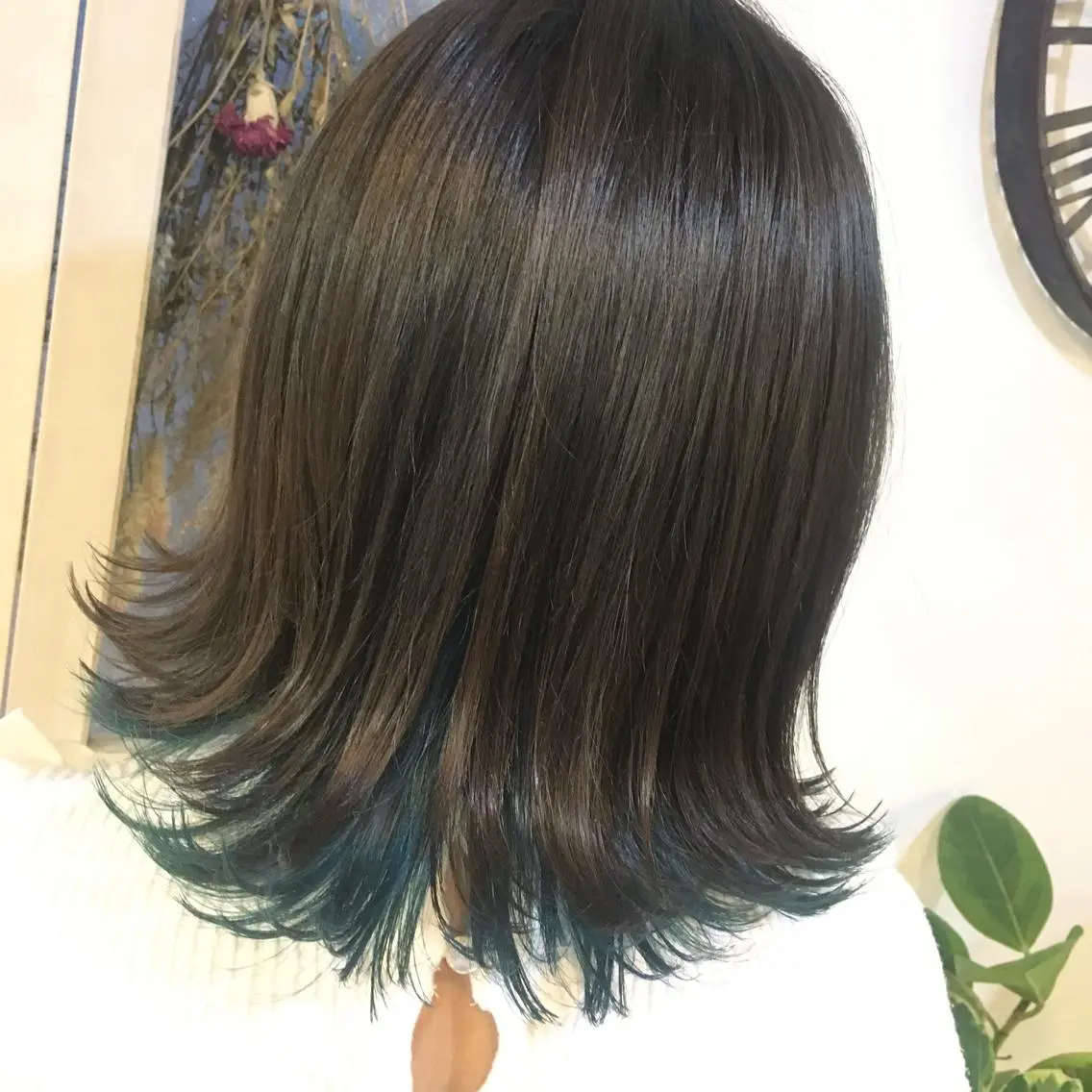 ショート カラー パーマ ヘアアレンジ ブリーチ ブルーカラー ブルージュ インナーカラー 推し活専用 【派手髪】飯野ゆかりのヘアスタイル