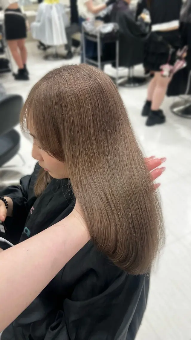 セミロング カラー ヘアアレンジ ヘアカラー 韓国レイヤー＆ピンク 艶髪🩶maikoのヘアスタイル