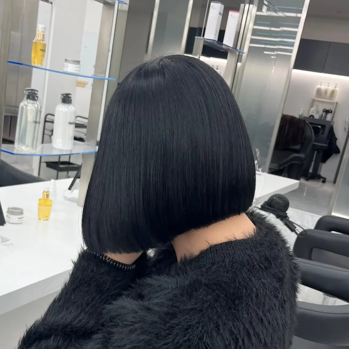 ミディアム カラー 黒髪 ブリーチ ブルーカラー ブルーブラック ダークグレー ヘアカラー トリートメント 天神/ケアブリーチ/ 髪質改善/上質艶髪のヘアスタイル