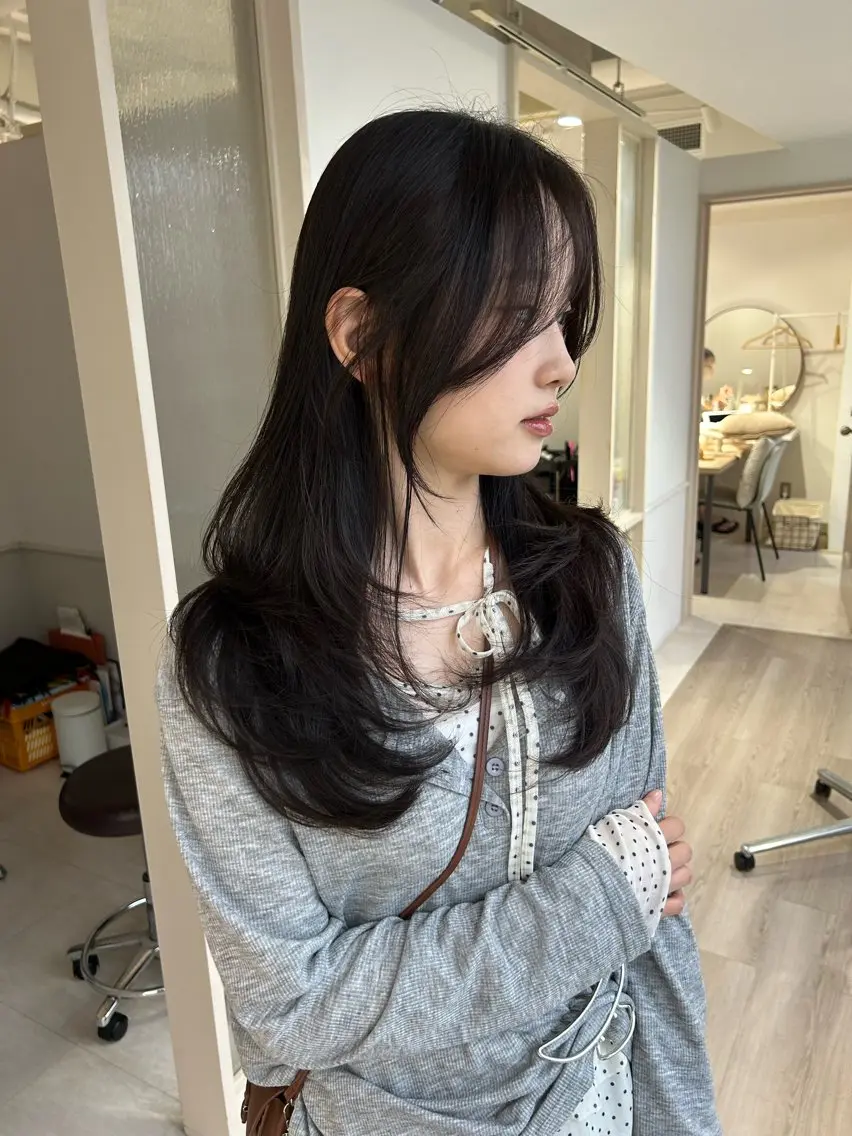 ロング レイヤーカット ローレイヤー カット ヘアカラー トリートメント 瀬戸 昭秀のヘアスタイル