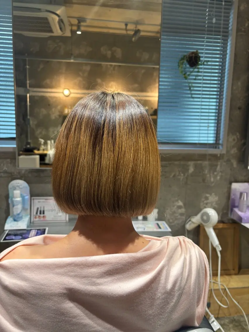 ショート 切りっぱなしボブ ボブ ヘアカラー YOFA hair mikuのヘアスタイル