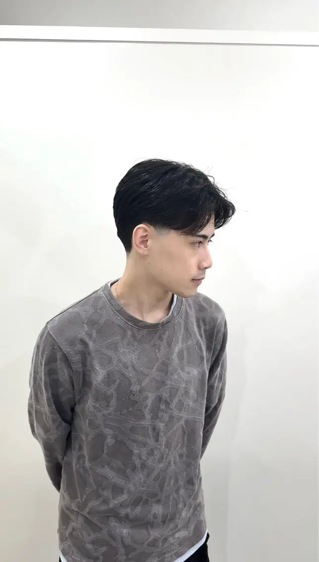 ショート メンズ センターパート フェードカット カット SHUN札幌 メンズパーマフェードのヘアスタイル