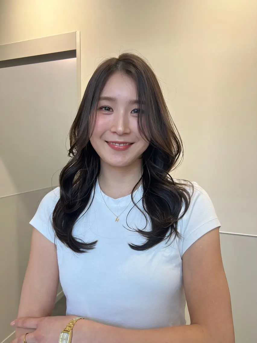 セミロング レイヤーカット 峠 祐樹のヘアスタイル