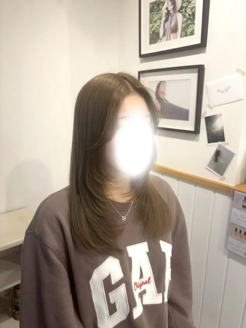 セミロング 佐藤 亜加梨のヘアスタイル
