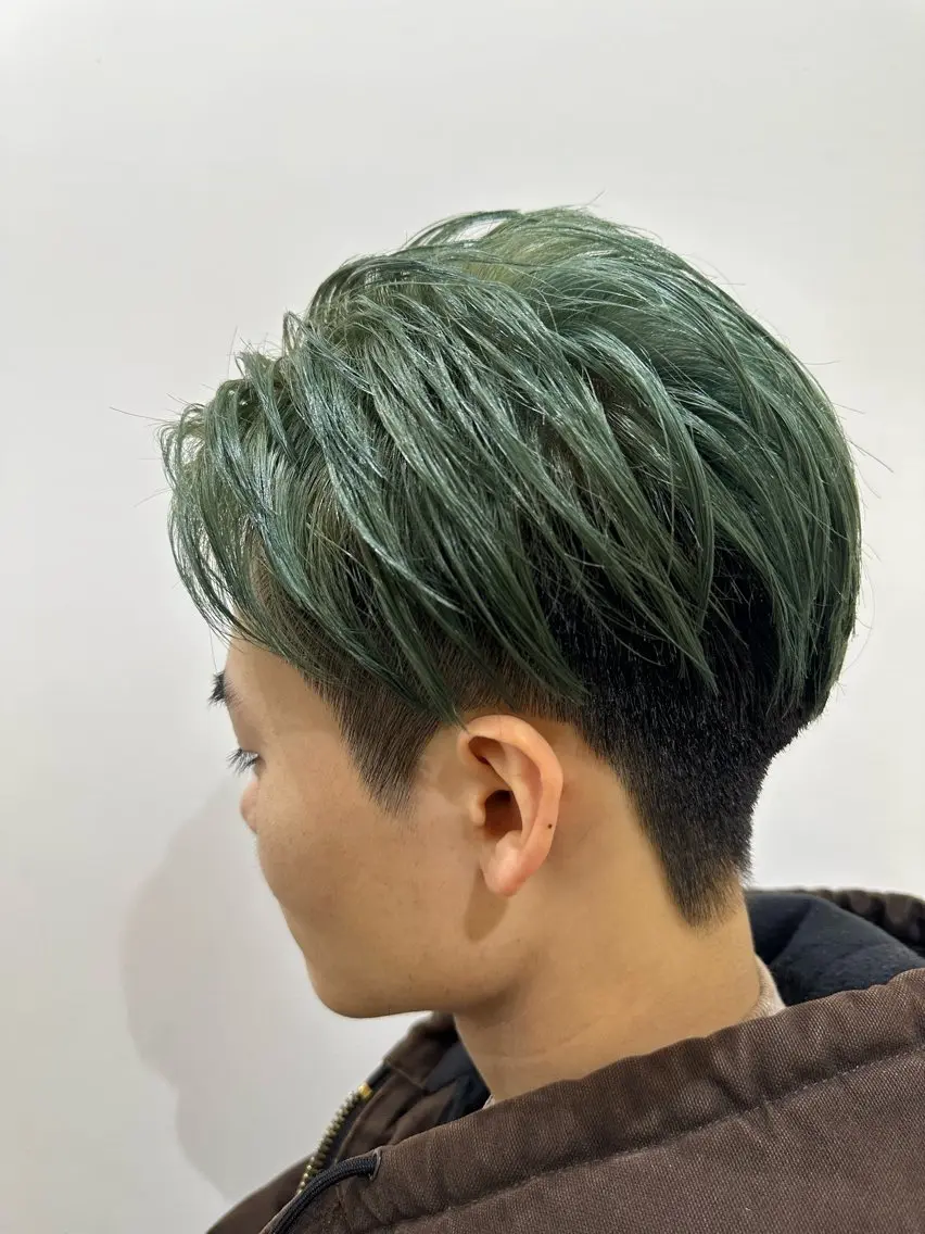 ショート カラー メンズ ヘアカラー トリートメント テクニカルディレクタ ー葛西凌大のヘアスタイル