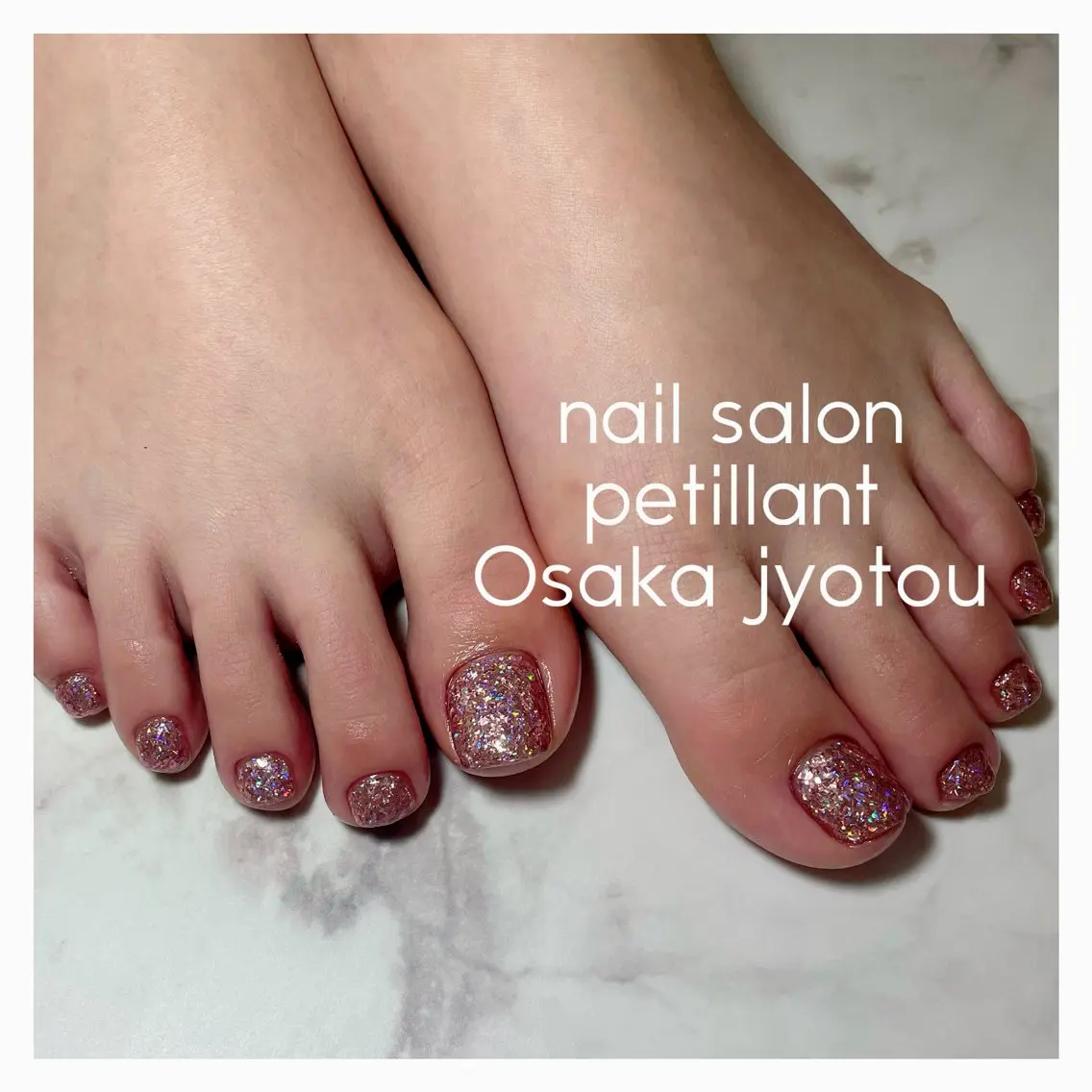 ネイル フットネイル キラキラネイル ラメ(グリッター) ピンク バレンタイン フットネイル nail salon petillantのネイルデザイン