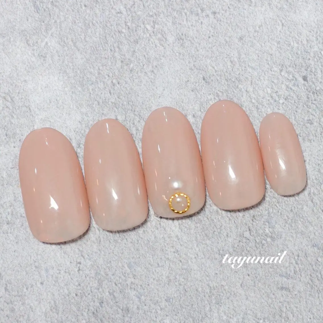 ネイル アートネイル ジェルネイル グリーン ニュアンスネイル ワンカラーネイル ハンドネイル ネイルサロン 【たゆnail】のネイルデザイン