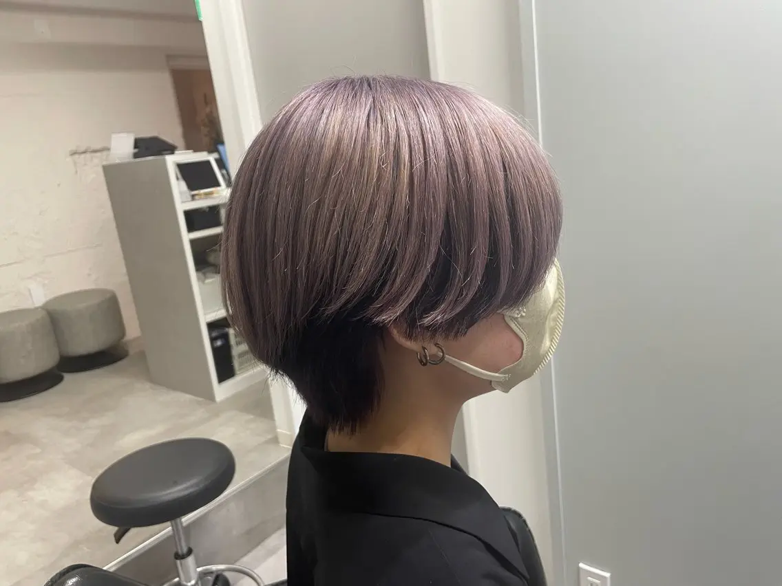 ショート パープルカラー ヘアカラー tokute 中野真咲🐺のヘアスタイル