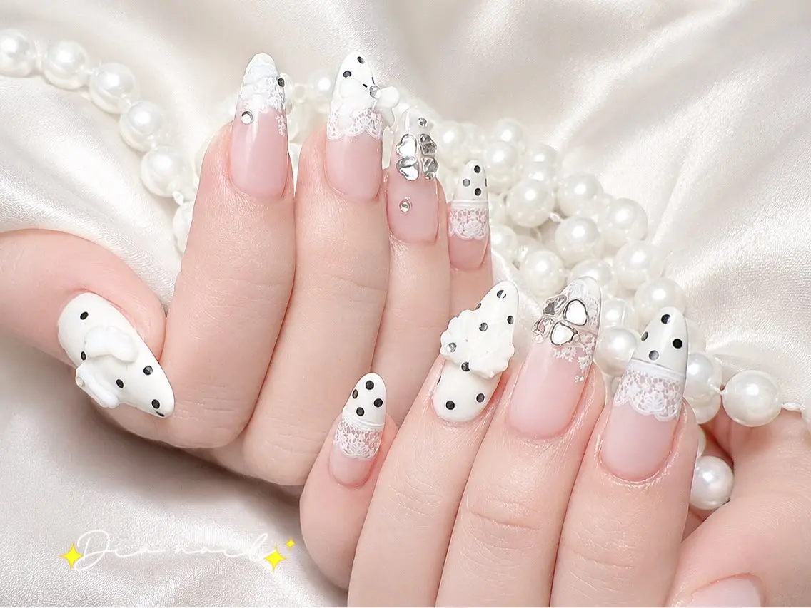 ハンドネイル Dia nail サロンのネイルデザイン