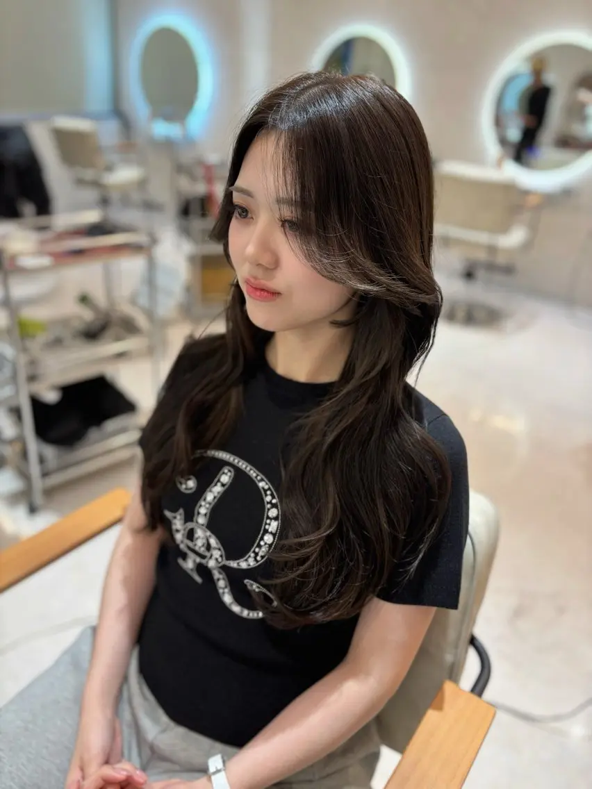 ロング カラー ヘアアレンジ レイヤーカット カット ヘアカラー トリートメント 韓国風レイヤーカット 💎髪質改善"yuiのヘアスタイル