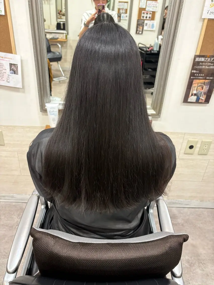 ロング 堀川 希歩のヘアスタイル