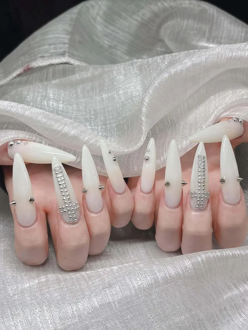 ネイル 長さ出し グラデーション 卒業式 キラキラネイル マグネットネイル ハンドネイル Lee Nailsのネイルデザイン