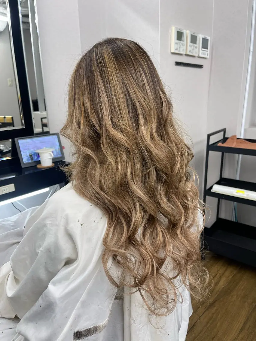 ロング カラー エクステ ヘアカラー エクステ ベルグロー アルファのヘアスタイル