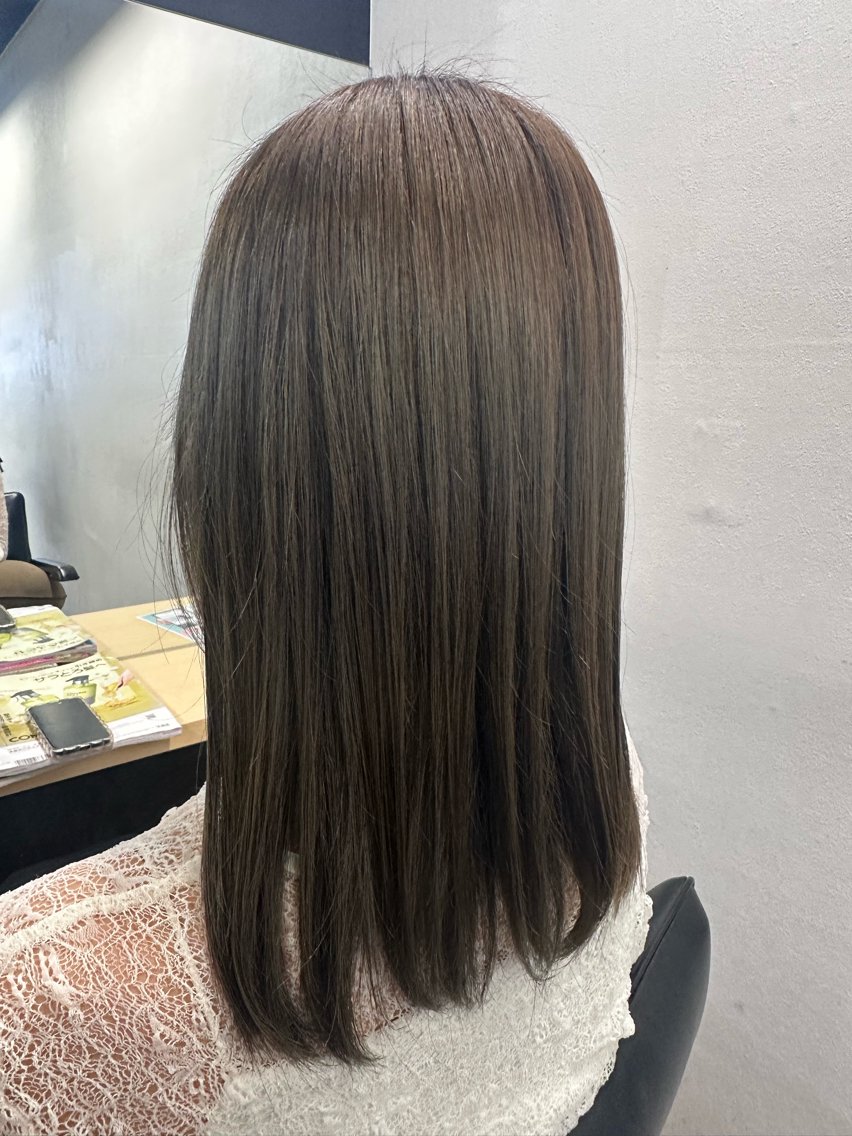 セミロング カラー ブラウンカラー オリーブブラウン ヘアカラー 悠乃 𖦹₊˚のヘアスタイル