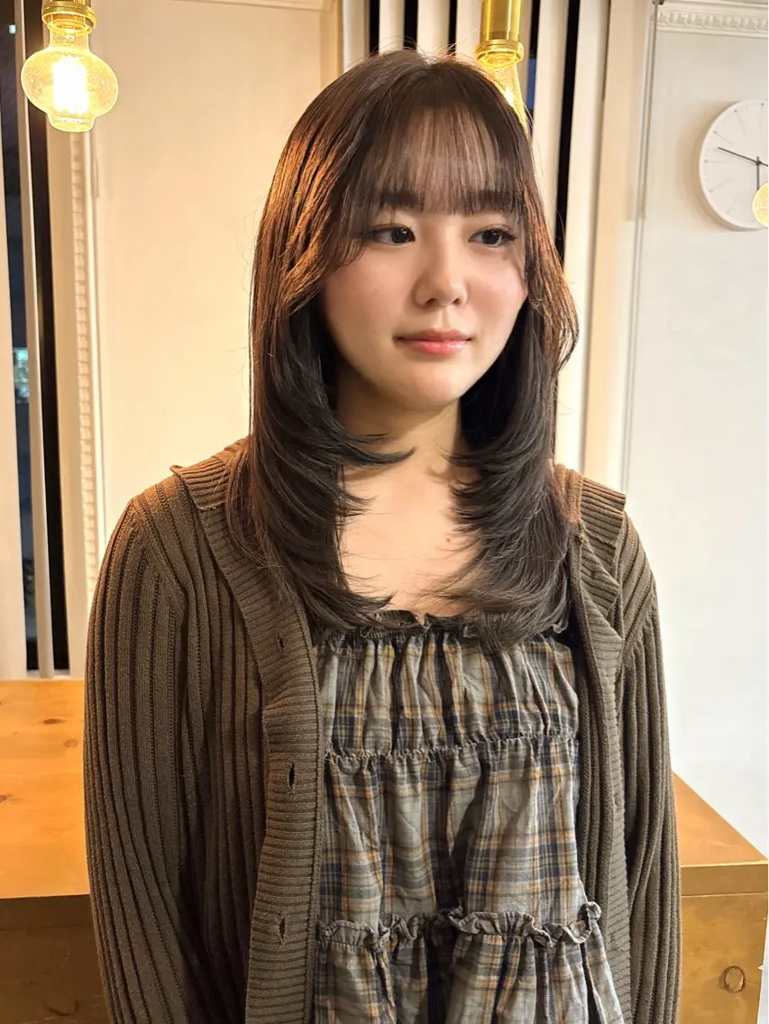 セミロング レイヤーカット カット ヘアカラー 南堀江レイヤーカット MIKU🍒のヘアスタイル
